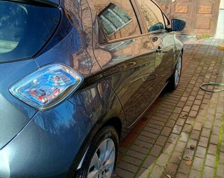 Серый Рено Зое, объемом двигателя 0 л и пробегом 112 тыс. км за 10500 $, фото 4 на Automoto.ua