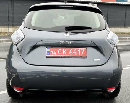 Серый Рено Зое, объемом двигателя 0 л и пробегом 62 тыс. км за 9500 $, фото 12 на Automoto.ua