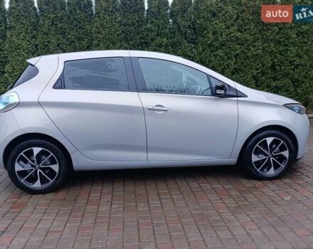 Серый Рено Зое, объемом двигателя 0 л и пробегом 108 тыс. км за 9400 $, фото 39 на Automoto.ua