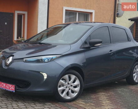 Серый Рено Зое, объемом двигателя 0 л и пробегом 182 тыс. км за 8200 $, фото 1 на Automoto.ua