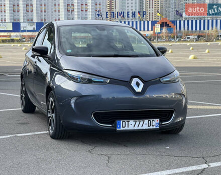 Серый Рено Зое, объемом двигателя 0 л и пробегом 160 тыс. км за 8700 $, фото 2 на Automoto.ua