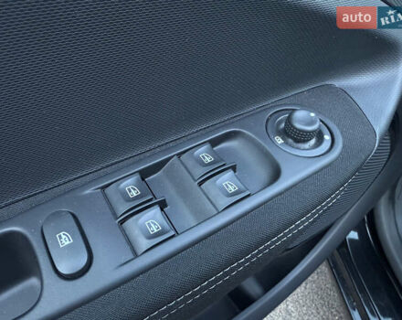 Серый Рено Зое, объемом двигателя 0 л и пробегом 21 тыс. км за 10446 $, фото 11 на Automoto.ua