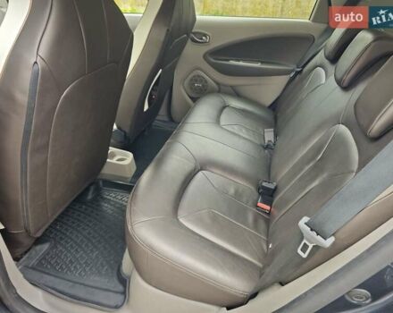 Серый Рено Зое, объемом двигателя 0 л и пробегом 95 тыс. км за 9750 $, фото 53 на Automoto.ua