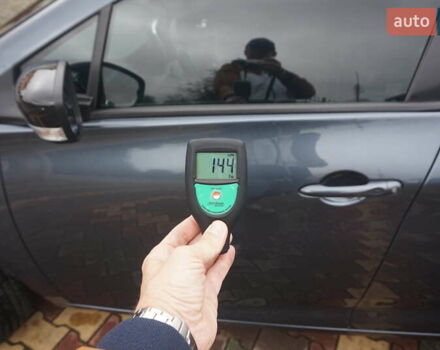 Серый Рено Зое, объемом двигателя 0 л и пробегом 78 тыс. км за 10000 $, фото 65 на Automoto.ua