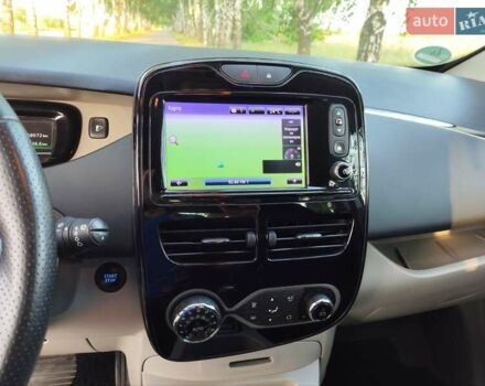 Серый Рено Зое, объемом двигателя 0 л и пробегом 158 тыс. км за 8100 $, фото 14 на Automoto.ua