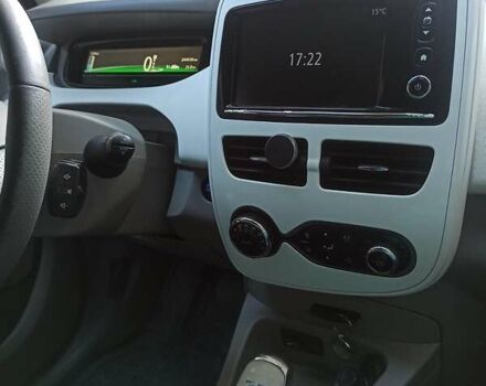 Серый Рено Зое, объемом двигателя 0 л и пробегом 310 тыс. км за 7500 $, фото 7 на Automoto.ua