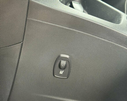 Серый Рено Зое, объемом двигателя 0 л и пробегом 164 тыс. км за 10200 $, фото 12 на Automoto.ua