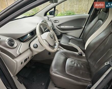 Серый Рено Зое, объемом двигателя 0 л и пробегом 95 тыс. км за 9750 $, фото 50 на Automoto.ua
