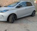 Серый Рено Зое, объемом двигателя 0 л и пробегом 103 тыс. км за 10000 $, фото 3 на Automoto.ua