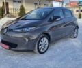 Серый Рено Зое, объемом двигателя 0 л и пробегом 98 тыс. км за 9500 $, фото 31 на Automoto.ua