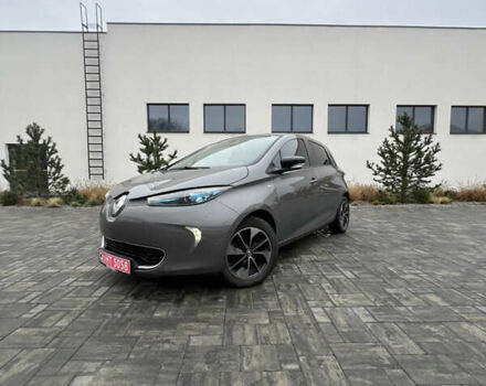 Серый Рено Зое, объемом двигателя 0 л и пробегом 85 тыс. км за 9400 $, фото 12 на Automoto.ua