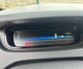 Серый Рено Зое, объемом двигателя 0 л и пробегом 77 тыс. км за 10800 $, фото 4 на Automoto.ua