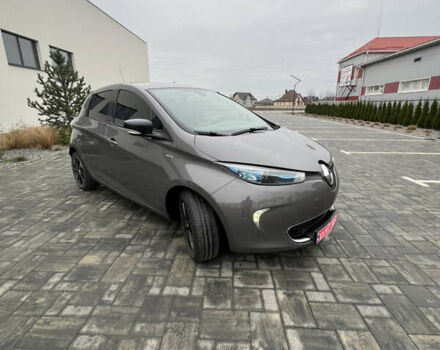 Серый Рено Зое, объемом двигателя 0 л и пробегом 85 тыс. км за 9400 $, фото 14 на Automoto.ua