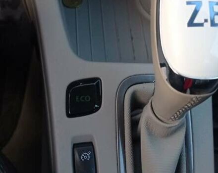 Серый Рено Зое, объемом двигателя 0 л и пробегом 115 тыс. км за 10000 $, фото 22 на Automoto.ua