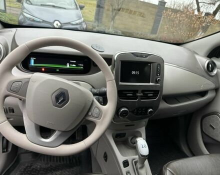 Серый Рено Зое, объемом двигателя 0 л и пробегом 85 тыс. км за 9400 $, фото 2 на Automoto.ua