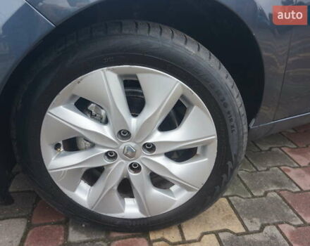 Серый Рено Зое, объемом двигателя 0 л и пробегом 182 тыс. км за 8200 $, фото 63 на Automoto.ua