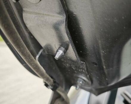 Серый Рено Зое, объемом двигателя 0 л и пробегом 95 тыс. км за 9750 $, фото 46 на Automoto.ua
