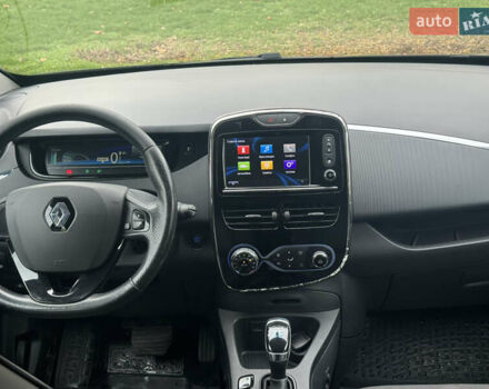 Серый Рено Зое, объемом двигателя 0 л и пробегом 164 тыс. км за 10200 $, фото 15 на Automoto.ua