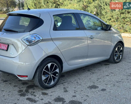 Серый Рено Зое, объемом двигателя 0 л и пробегом 90 тыс. км за 9999 $, фото 6 на Automoto.ua