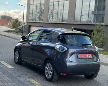 Серый Рено Зое, объемом двигателя 0 л и пробегом 137 тыс. км за 9450 $, фото 7 на Automoto.ua