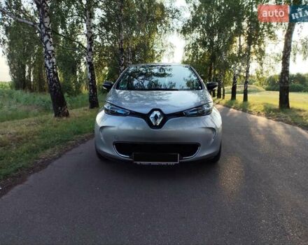 Серый Рено Зое, объемом двигателя 0 л и пробегом 158 тыс. км за 8100 $, фото 1 на Automoto.ua