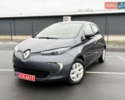 Серый Рено Зое, объемом двигателя 0 л и пробегом 62 тыс. км за 9500 $, фото 16 на Automoto.ua