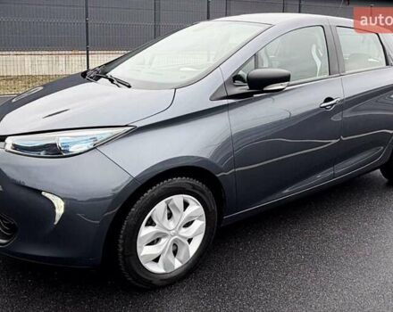 Серый Рено Зое, объемом двигателя 0 л и пробегом 62 тыс. км за 9500 $, фото 6 на Automoto.ua