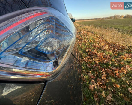 Серый Рено Зое, объемом двигателя 0 л и пробегом 108 тыс. км за 8500 $, фото 26 на Automoto.ua