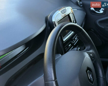 Серый Рено Зое, объемом двигателя 0 л и пробегом 21 тыс. км за 10446 $, фото 31 на Automoto.ua