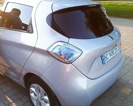 Серый Рено Зое, объемом двигателя 0 л и пробегом 310 тыс. км за 7500 $, фото 26 на Automoto.ua