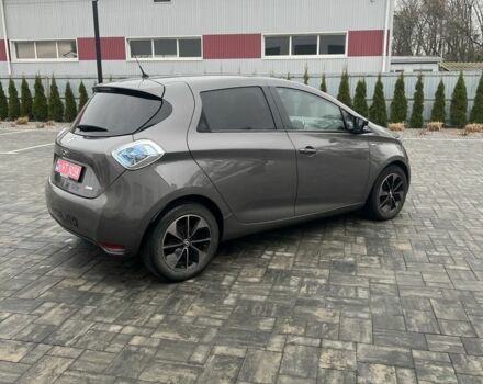 Серый Рено Зое, объемом двигателя 0 л и пробегом 85 тыс. км за 9800 $, фото 11 на Automoto.ua