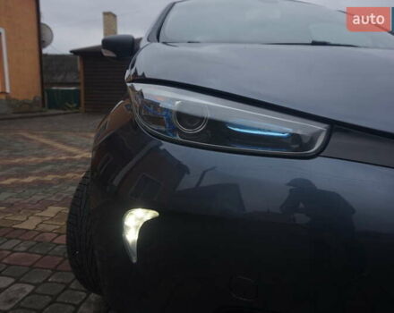 Серый Рено Зое, объемом двигателя 0 л и пробегом 182 тыс. км за 8200 $, фото 24 на Automoto.ua