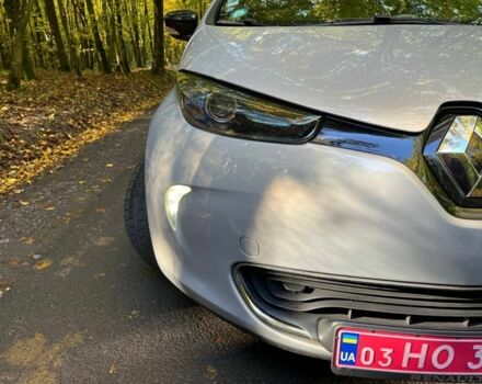 Сірий Рено Зое, об'ємом двигуна 0 л та пробігом 71 тис. км за 9600 $, фото 14 на Automoto.ua