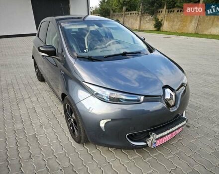 Серый Рено Зое, объемом двигателя 0 л и пробегом 95 тыс. км за 9750 $, фото 26 на Automoto.ua