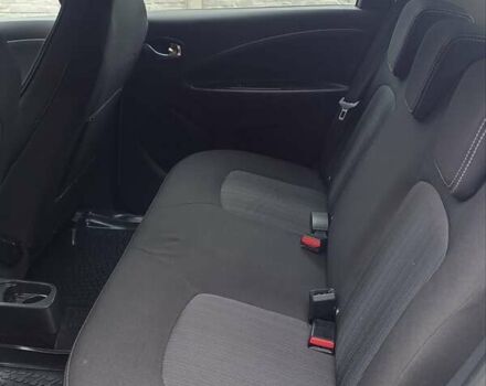 Серый Рено Зое, объемом двигателя 0 л и пробегом 108 тыс. км за 9400 $, фото 22 на Automoto.ua