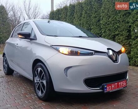 Серый Рено Зое, объемом двигателя 0 л и пробегом 108 тыс. км за 9400 $, фото 46 на Automoto.ua