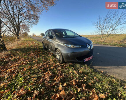 Серый Рено Зое, объемом двигателя 0 л и пробегом 108 тыс. км за 8500 $, фото 30 на Automoto.ua