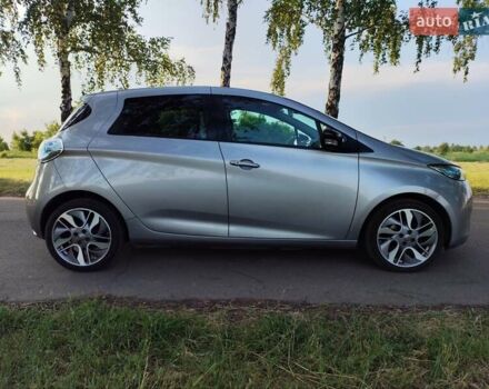 Серый Рено Зое, объемом двигателя 0 л и пробегом 158 тыс. км за 8100 $, фото 3 на Automoto.ua