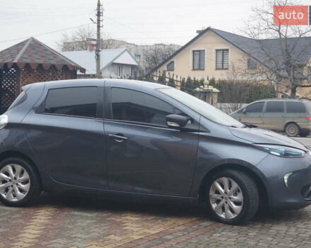 Серый Рено Зое, объемом двигателя 0 л и пробегом 182 тыс. км за 8200 $, фото 6 на Automoto.ua