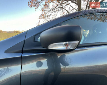 Серый Рено Зое, объемом двигателя 0 л и пробегом 108 тыс. км за 8500 $, фото 1 на Automoto.ua