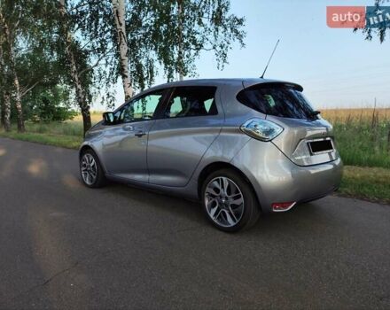 Серый Рено Зое, объемом двигателя 0 л и пробегом 158 тыс. км за 8100 $, фото 6 на Automoto.ua