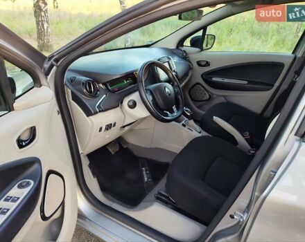 Серый Рено Зое, объемом двигателя 0 л и пробегом 158 тыс. км за 8100 $, фото 8 на Automoto.ua
