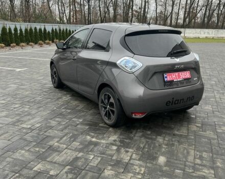 Серый Рено Зое, объемом двигателя 0 л и пробегом 85 тыс. км за 9800 $, фото 4 на Automoto.ua