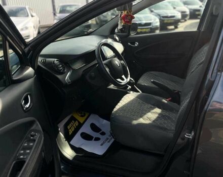 Серый Рено Зое, объемом двигателя 0 л и пробегом 48 тыс. км за 11500 $, фото 9 на Automoto.ua