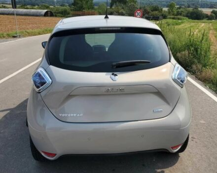 Серый Рено Зое, объемом двигателя 0 л и пробегом 69 тыс. км за 8500 $, фото 4 на Automoto.ua