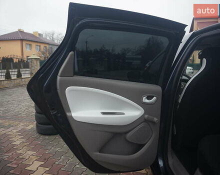 Серый Рено Зое, объемом двигателя 0 л и пробегом 182 тыс. км за 8200 $, фото 45 на Automoto.ua