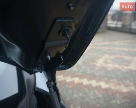 Серый Рено Зое, объемом двигателя 0 л и пробегом 182 тыс. км за 8200 $, фото 53 на Automoto.ua