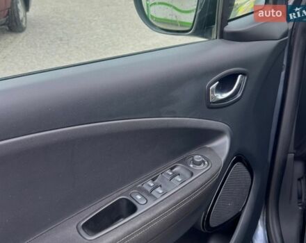 Серый Рено Зое, объемом двигателя 0 л и пробегом 123 тыс. км за 8790 $, фото 18 на Automoto.ua