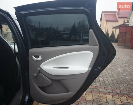 Серый Рено Зое, объемом двигателя 0 л и пробегом 182 тыс. км за 8200 $, фото 42 на Automoto.ua