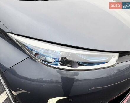 Серый Рено Зое, объемом двигателя 0 л и пробегом 62 тыс. км за 9500 $, фото 21 на Automoto.ua